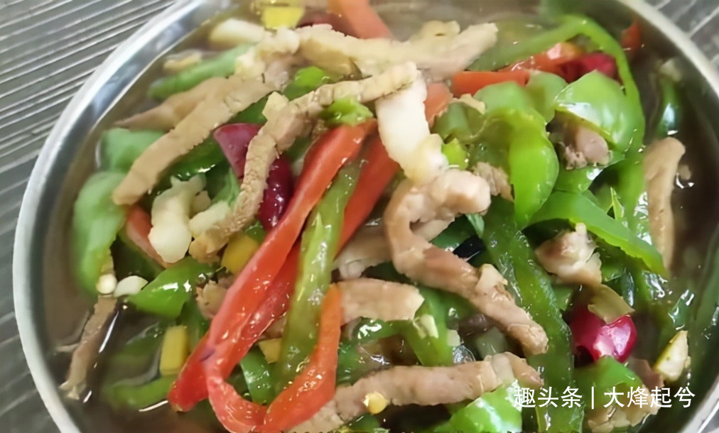 青椒肉丝面的家常做法，味道鲜美，好吃不油腻，做法简单