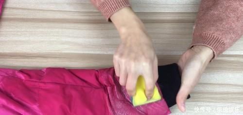 羽绒服送去干洗费时费钱,用这个小窍门,自己在家也能洗羽绒服