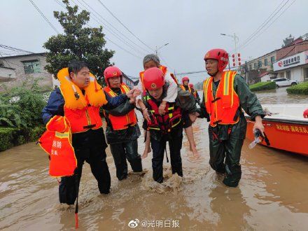 湖北消防|湖北消防指战员疏散营救河南被困群众