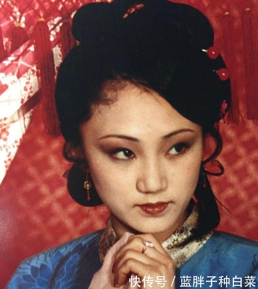 二姐!王熙凤叫起撞天屈,尤二姐的孩子不是她害的,这件事是贾母做的