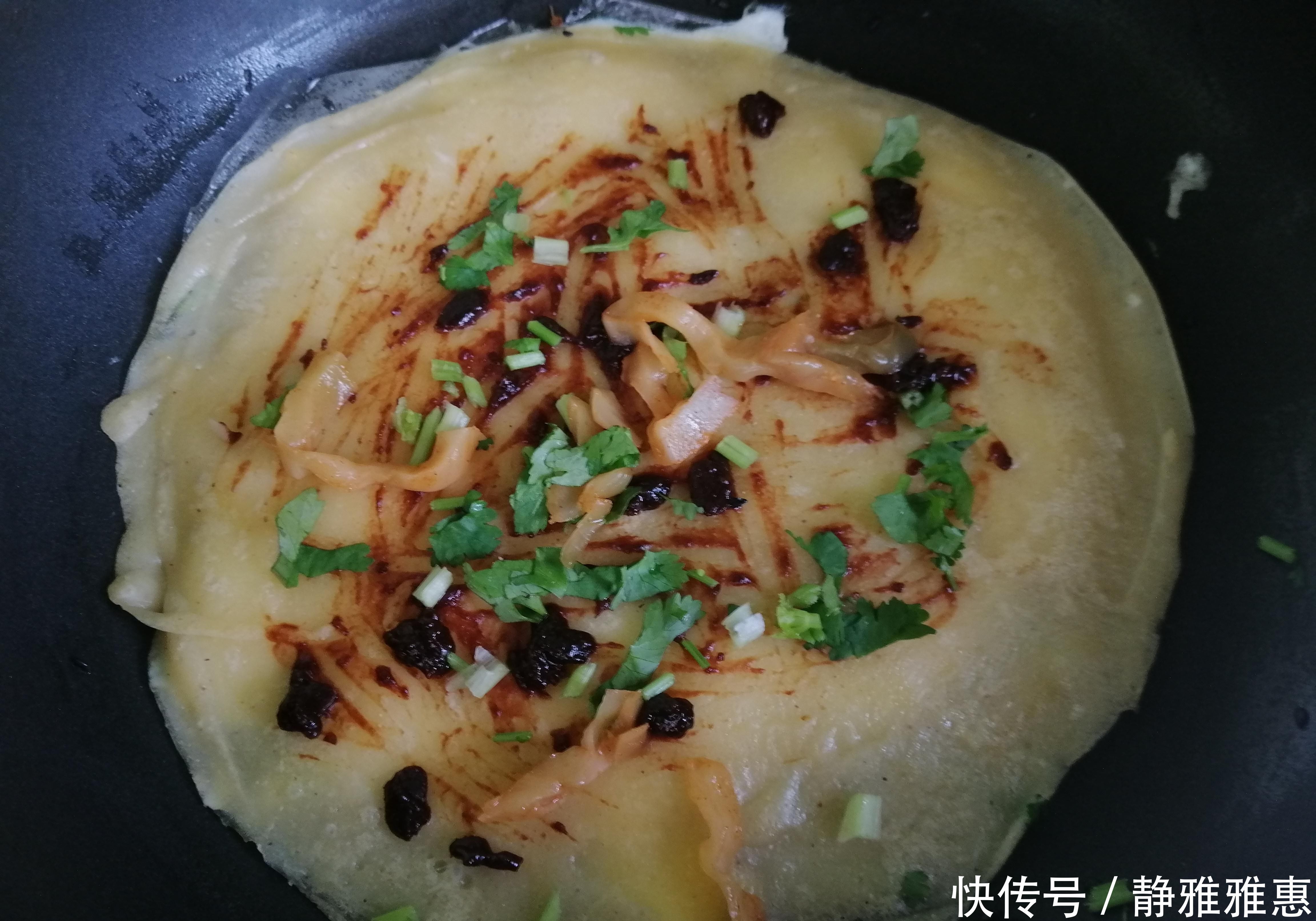 早餐就馋它，不和面不揉面，一煎一卷就搞定，孩子特爱吃