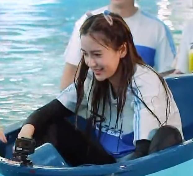 蔡徐坤|跑男遭遇“死亡角度”拍攝蔡徐坤蔣依依勉強(qiáng)能扛住，而baby讓人意外