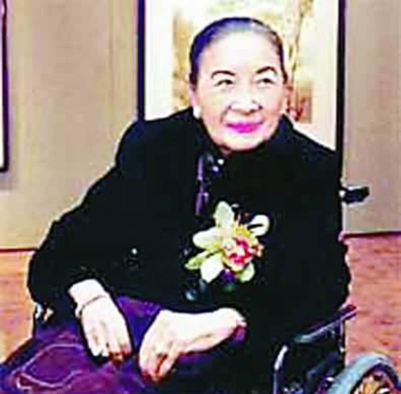 晚年|宋美龄晚年来到自己墓前，说出埋藏心底多年的话，身边的人都哭了