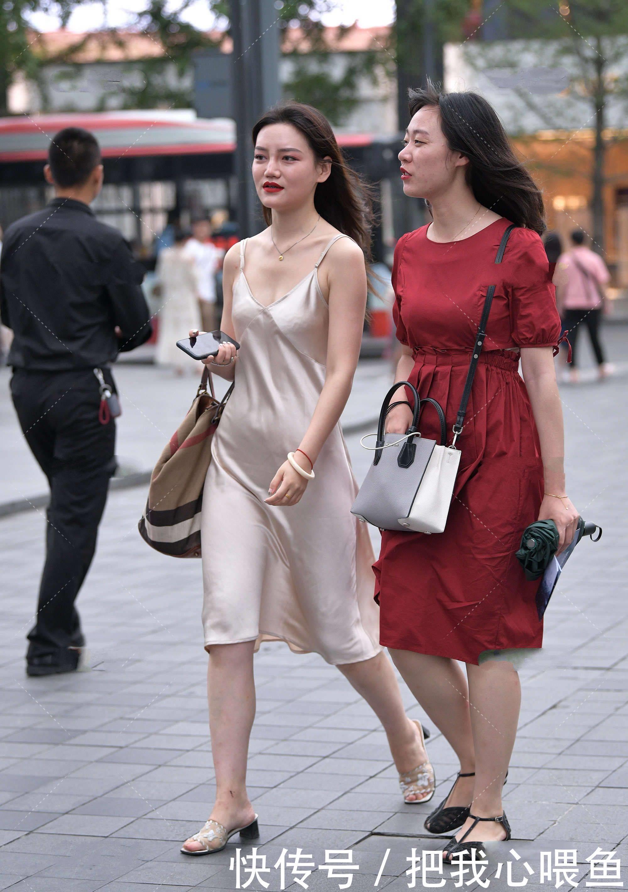 气质|香槟色连衣裙高贵典雅,丝滑面料柔软高级,气质十足
