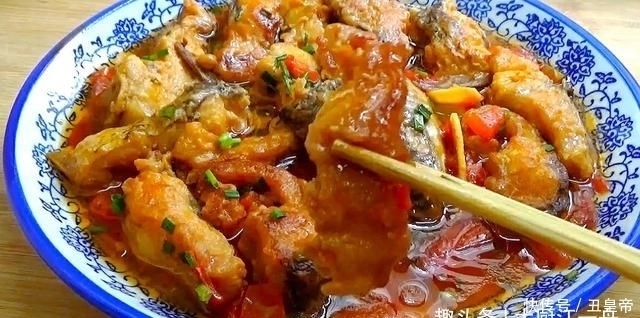 这才是草鱼最好吃的做法,简单一做,端上桌就光盘,天天吃不够