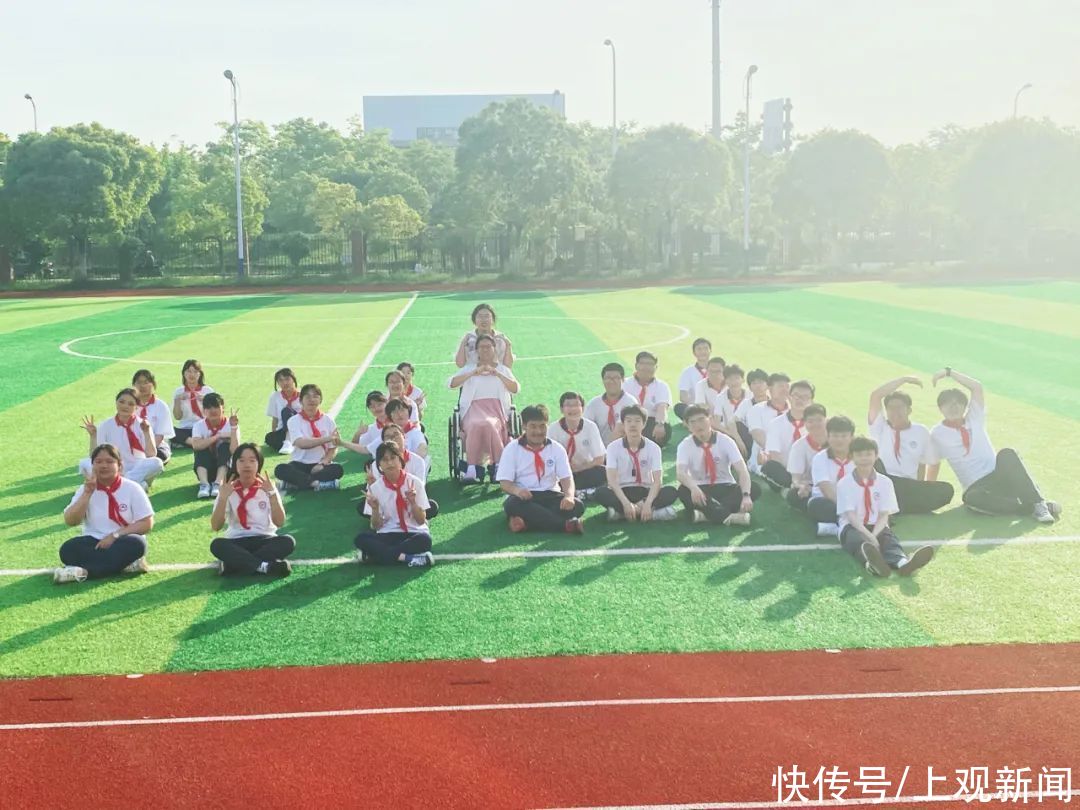 幼儿园|青春不散场！浦东学子毕业照来啦，有你的母校吗？