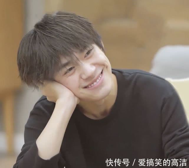 有種“意外”叫何炅給易烊千璽改名,把第二個字換掉,都說很合適