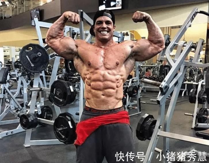 训练|同时健身,徒手练3个月的人与器械练1个月的人,肌肉差距有多大