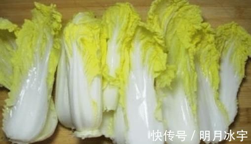 做醋溜白菜时,白菜不要直接下锅!不然很难吃,老师傅教你这样做