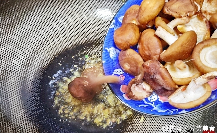 常吃|夏季减肥常吃这道菜，让你腰变细了背变薄了，让你更自信