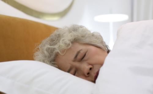 睡眠时间|秋天养生时间表,吃饭睡觉洗澡都有时间讲究,做对了才是真正养生