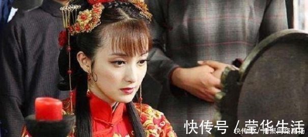 郎君未归夜夜思！才女出一上联：“野花不种年年有”，秀才对出下联，才女低头不语