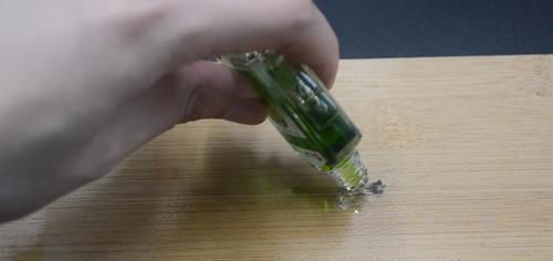 卫生间|家里有风油精的都该看看，好多人还不当个事，看后抓紧转告家里人
