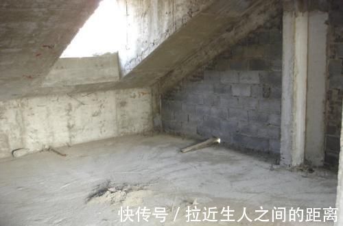 打通|家有阁楼就偷着乐吧！斜面打通做个宽敞的大露台，凭空多处小院子
