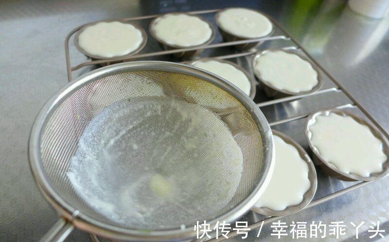 抹茶牛奶液|自制抹茶奶酪布丁,爽滑香甜,下午茶的好选择,大人孩子都爱吃