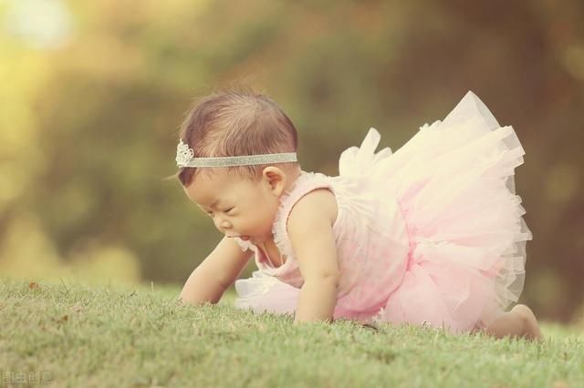 畸形|四维彩超显示胎儿双手握拳,孩子生下来竟然没右臂,母亲伤心欲绝