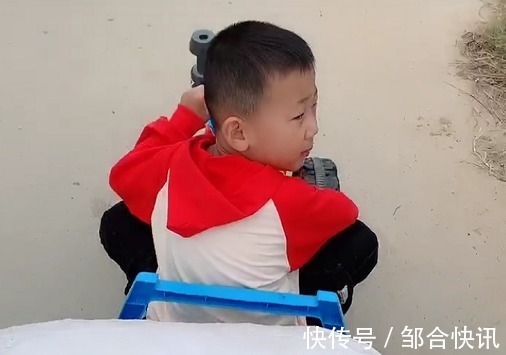 拖拉机|萌娃“开拖拉机”帮奶奶运花生走红,不愧是全村最靓的那个仔