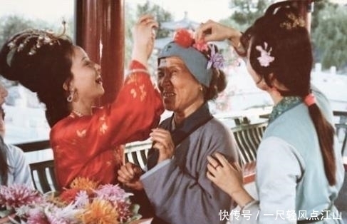 可恶&可恶的鸳鸯和省事的袭人,王熙凤的主子眼光,对丫头有不同评价