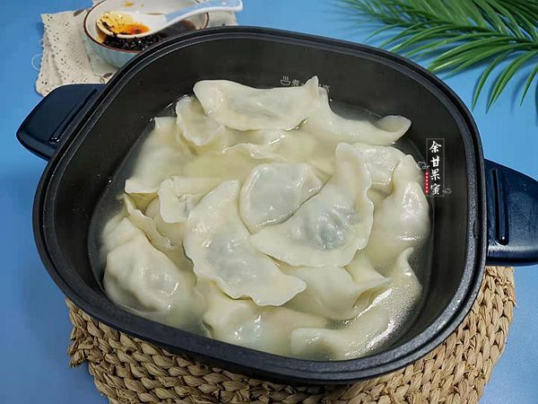 冬季此蔬菜正鲜嫩，与肉做馅包水饺，翠绿鲜美全家都爱吃