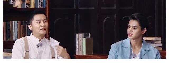 宋祖儿|《跑男》最卑微嘉宾，被叫错名字都不敢吭声，还一直坐角落赔笑
