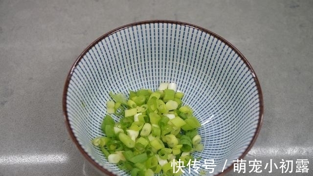 油焖茭白|家中有老人的快来看,常吃此菜,味道鲜美,还可以预防骨质疏松