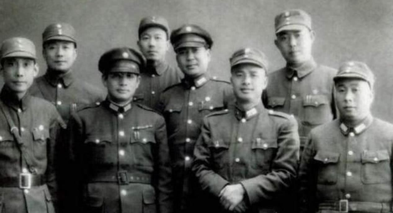 留下|张灵甫死后，留下19岁少妻和2月大的儿子，后来过得怎样？