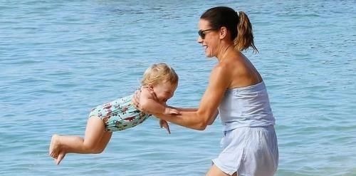 亲爱的|这六种游戏很危险,一不小心就会伤到孩子,家长别再和孩子玩了