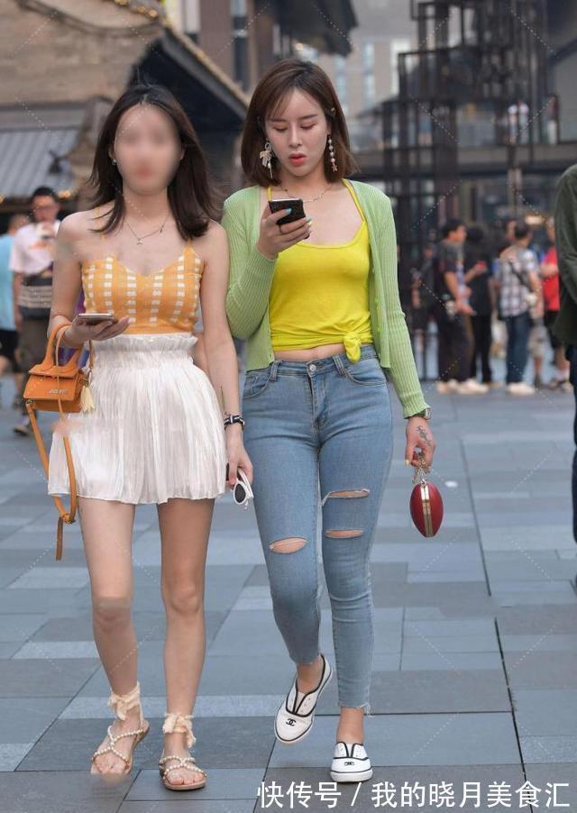 针织开衫 亮黄色背心搭配牛油果绿色开衫,大胆复古,演绎不同的风情