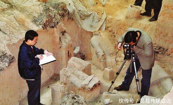 a2876|马王堆汉墓出土一件“国宝”,考古队一碰就消失,只留下一张照片