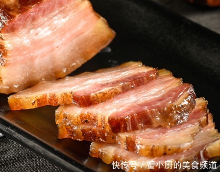 不腻|做腊肉时,别只会放盐,记得加入4种料,腊肉鲜香入味,久吃不腻