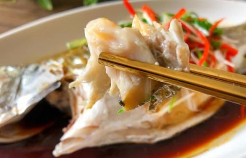 做清蒸鱼，不要弄错蒸鱼时间！分享蒸鱼小窍门，蒸出来特鲜特嫩