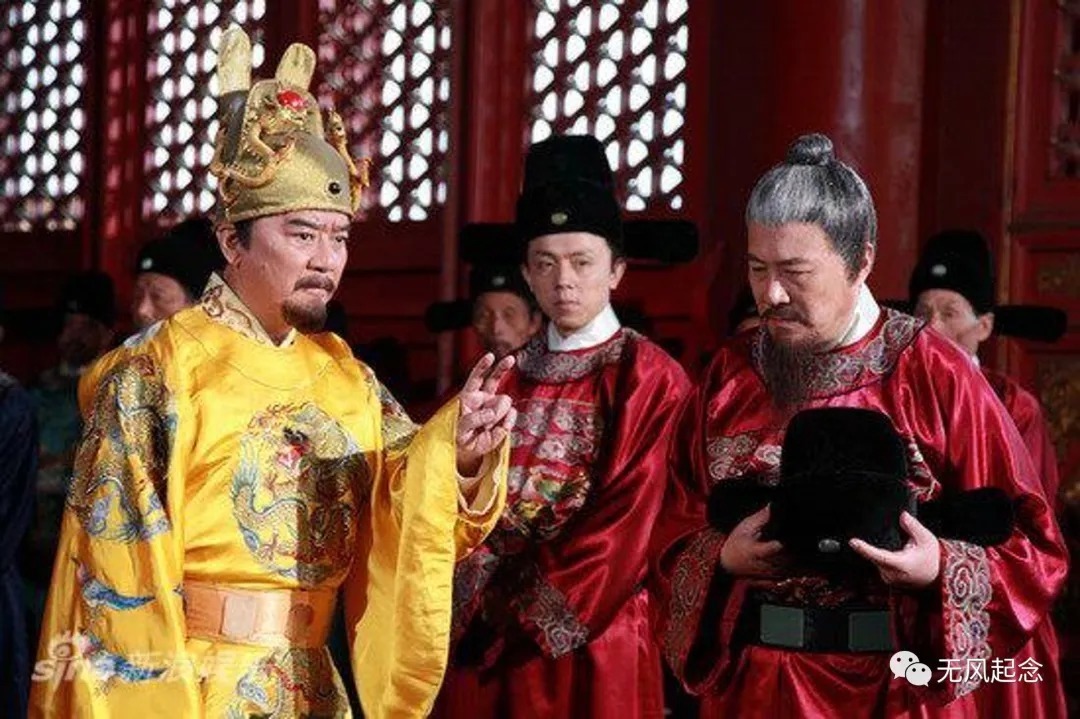 金色帽子!古代皇帝其实不应该戴金色帽子,很多古装剧都犯了错