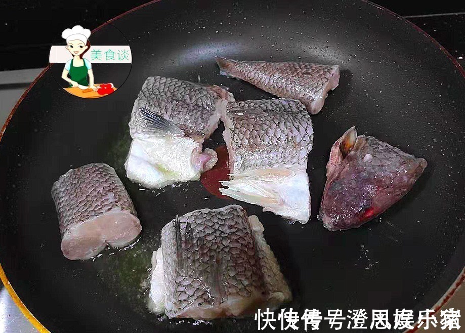 步骤|煎鱼时,下锅前多做这两个步骤,鱼肉不散、不破皮,比刷姜片管用