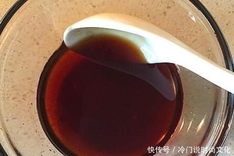 腥味|水煮大虾,放盐还是放醋牢记3个要点,虾肉鲜嫩,还无腥味