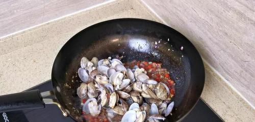 饭店最火的炒花甲，成本只要8元钱，教你在家做出来，味道杠杠滴