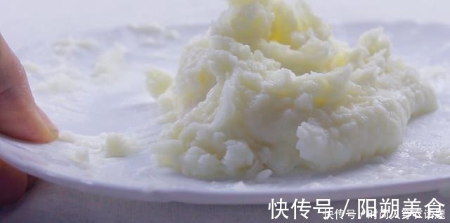 豆沙山药糯米糕，不用发面软糯香甜，简单3步，做法比驴打滚好吃