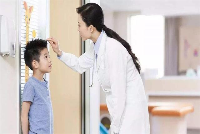 发育|孩子将来是不是“大长腿”,腿上会有明显特征,现在个子矮没关系