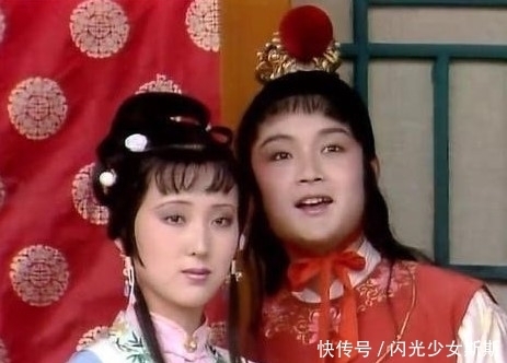 紫鹃为什么有贾宝玉的旧东西?抄检大观园时,她为何能幸免于难?