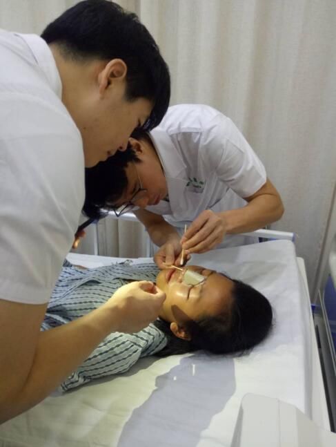 修复|韩氏整形唇腭裂公益修复为三亚“小草”开启新的人生篇章