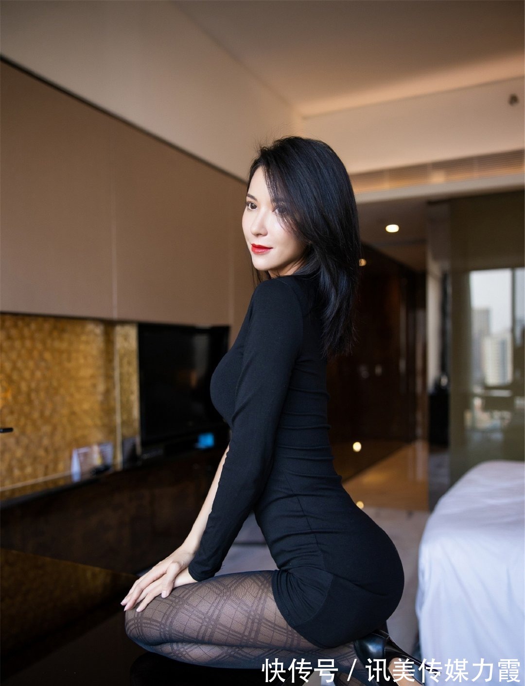 轻熟|黑色斜肩小众轻熟御姐风连衣裙,时尚新潮,让女士们难以拒绝