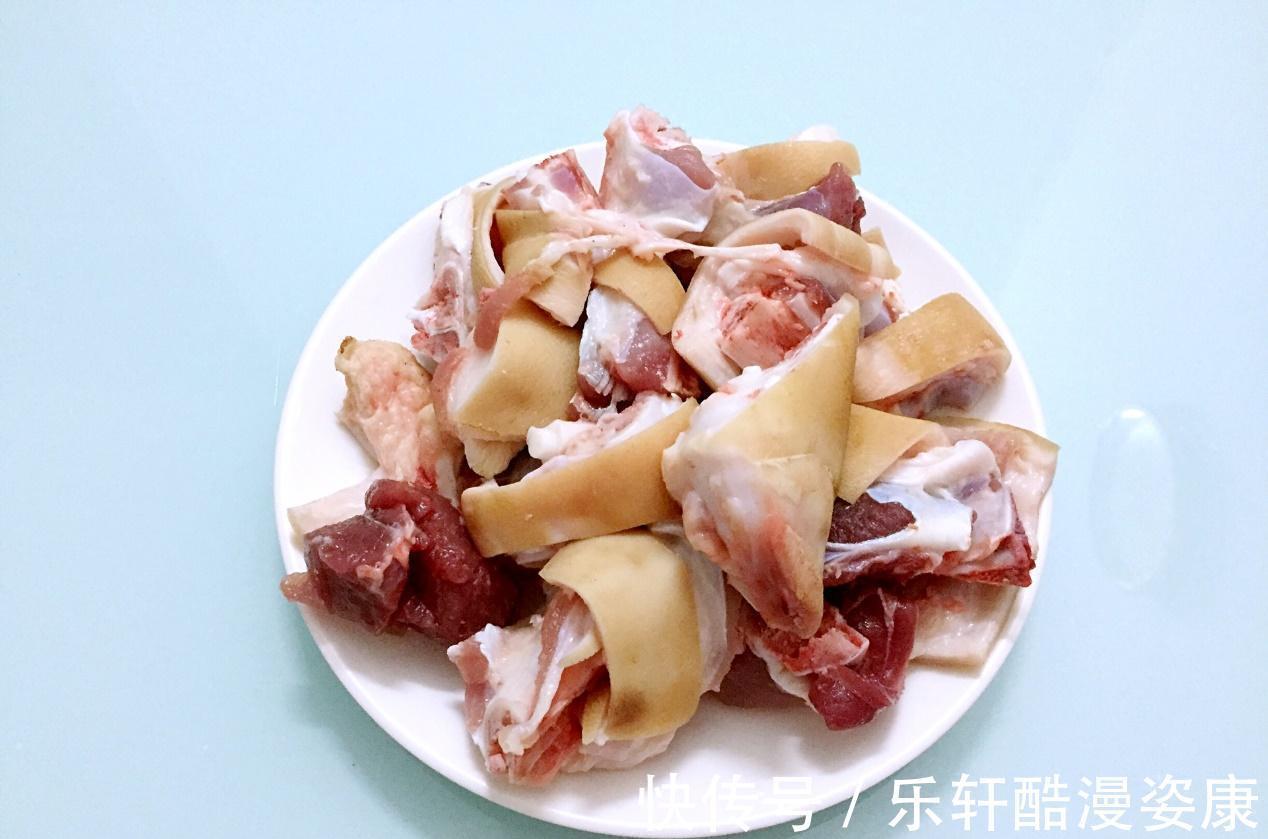 红烧猪蹄这样做,肥而不腻Q弹软糯,色香味俱全