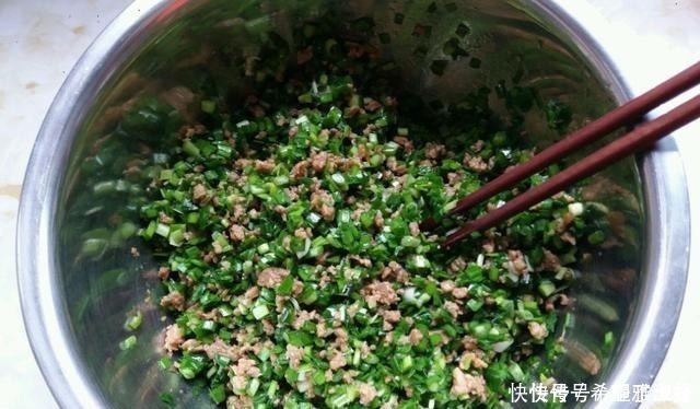 馅料|调饺子馅是放生油还是熟油,原来一直都做错了,难怪饺子不好吃!