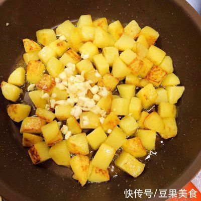 孜然洋葱炒土豆下饭界大哥大!看一眼就被馋哭