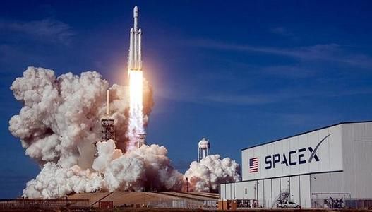 公司 传SpaceX明年1月完成新一轮融资 估值有望飙升至920亿美元