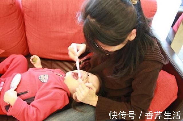 乳牙|捕到巨型石斑鱼,一条就顶人家一箩筐,渔民开心的一天