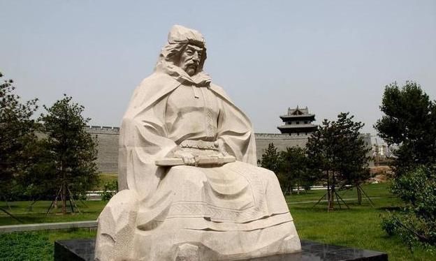 潘嫔&史学家:她才是中国第一位女皇帝,一直女扮男装,把臣民都欺骗了