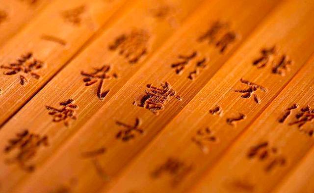 爸爸姓|女孩随妈姓“朱”,同学追问为啥不和爸爸姓?孩子:瞅瞅我爸姓啥