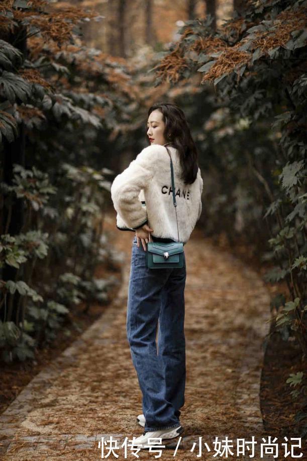 与流量小花不同, 王鸥美得明艳又大气, 38岁身材状态双在线