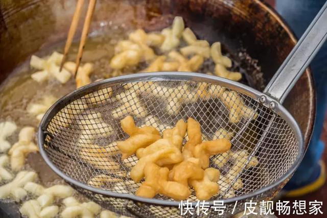 肉制品|餐桌上常见的6种食物,是一级致癌物!为了健康,少吃一口是一口