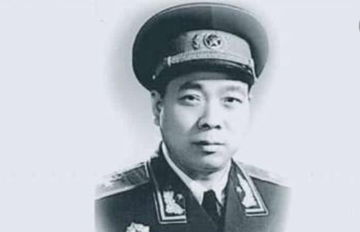 少将|此人34岁就成为开国少将,58岁时指挥三个王牌军作战,捍卫国土